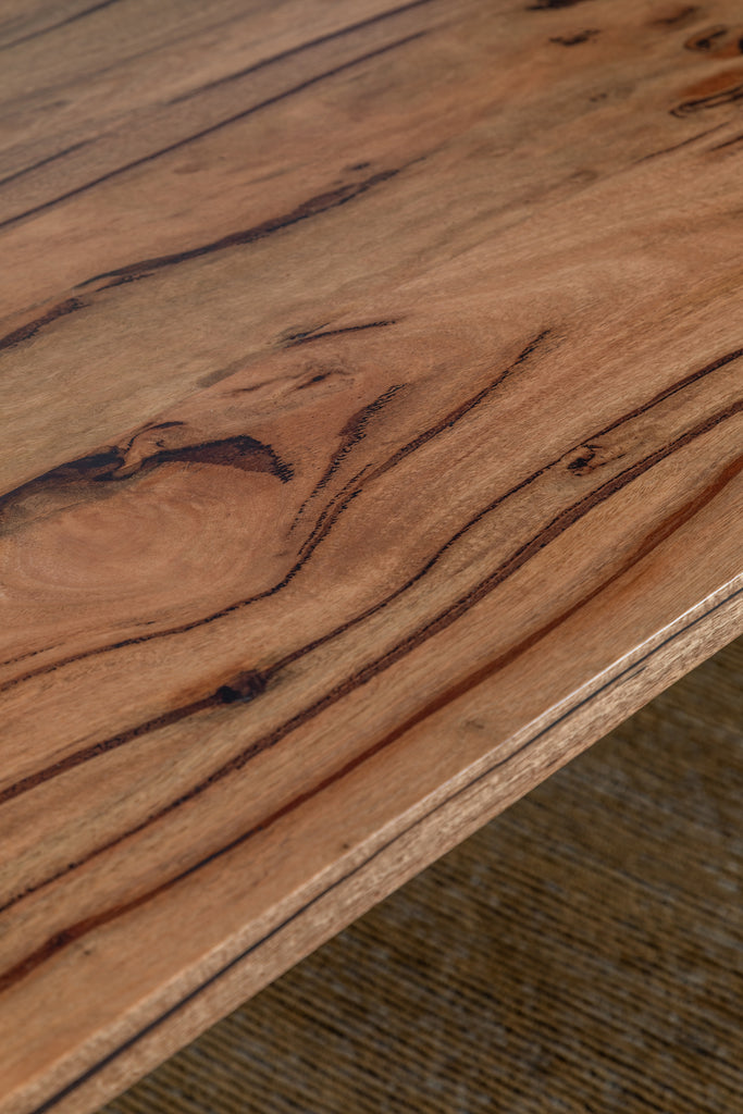 Molmo Dining Table