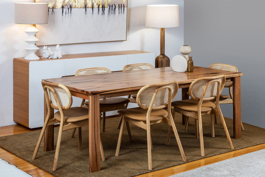 Molmo Dining Table